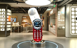 В китайском музее мобильных технологий представили двухметровую рабочую копию легендарного Motorola V70