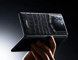 Vertu представила люксовый AlphaFold с кожей аллигатора и спорными характеристиками
