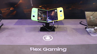 Samsung представила складную портативную игровую консоль
