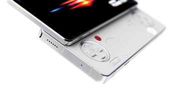 Ayaneo представила стильный игровой смартфон-слайдер Pocket Play
