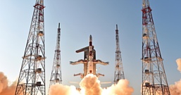 Индийская ракета доставила на орбиту рекордное количество спутников — 104