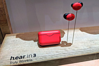 Sony показала цветастые беспроводные наушники Hear.In 3