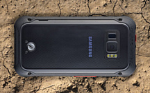 Samsung представила защищенный мобильник Galaxy Xcover FieldPro