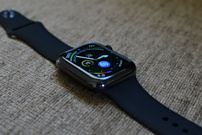 Новые Apple Watch могут оснастить сканером Touch ID