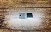 В сеть попали фотографии 5.4-дюймового дисплея iPhone 12 и чипа памяти Apple A14