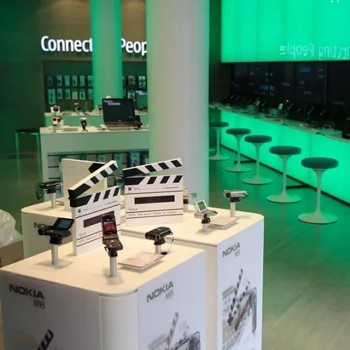 Nokia: мы не исключаем возможности продажи мобильного бизнеса