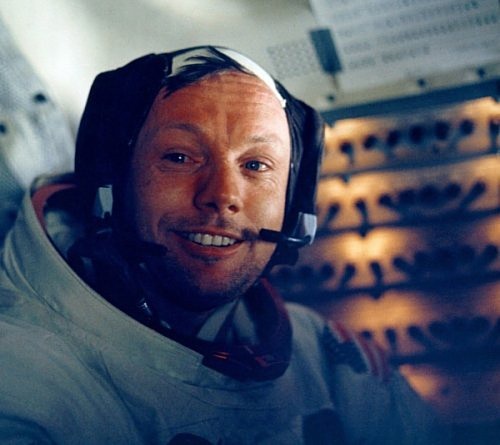 Скончался Нил Армстронг, первый человек, ступивший на луну