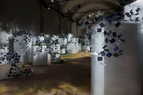 Мини-взрыв солнечных панелей на Неделе дизайна в Милане