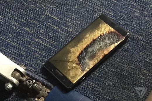 «Безопасный» Galaxy Note 7 загорелся в салоне самолета