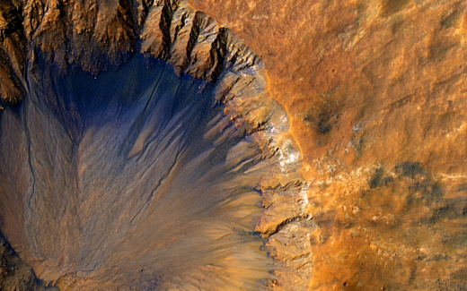 Под поверхностью Марса обнаружили три озера с водой