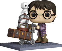 Funko Deluxe Harry Potter Anniversary Harry Pushing Trolley 57360