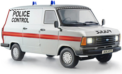 Italeri 3657 Ford Transit Uk Police