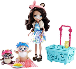 Enchantimals Paws for a Picnic Doll Set