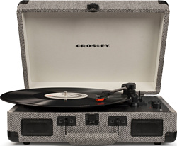 Crosley Cruiser Deluxe CR8005D (серый с плетеным узором)