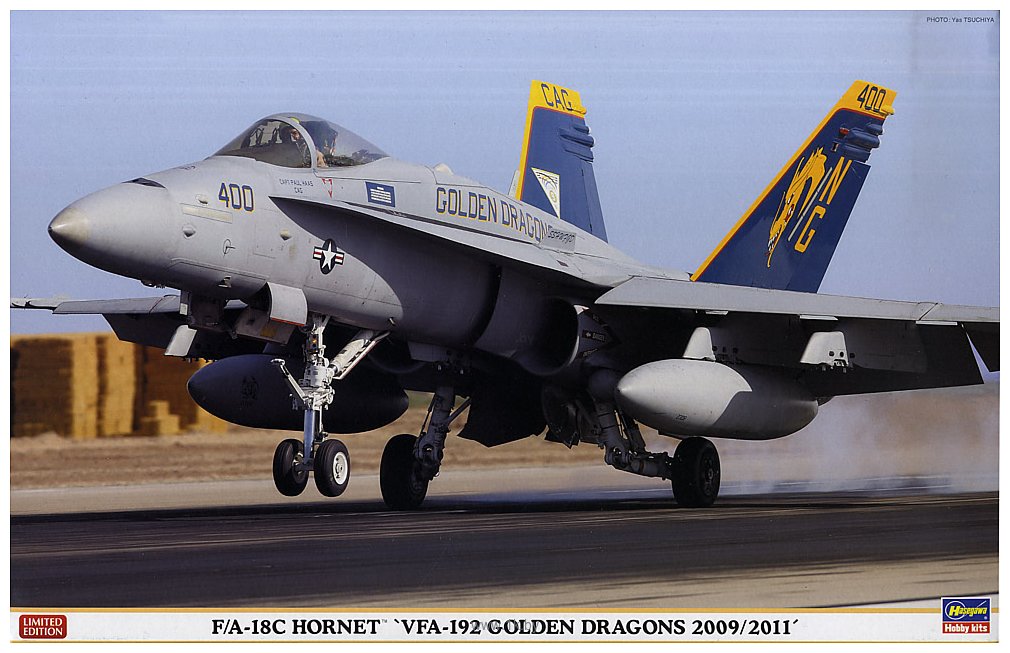 Фотографии Hasegawa Истребитель-бомбардировщик F/A-18C Hornet Golden Dragons