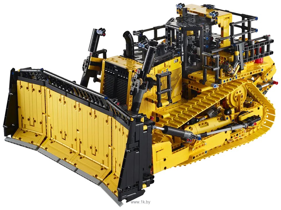 Фотографии LEGO Technic 42131 Бульдозер Cat D11 на пульте управления