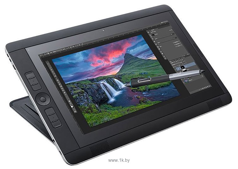 Фотографии Wacom Cintiq Companion 2 512GB (DTH-W1310H)