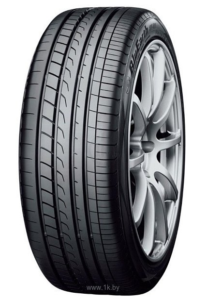 Фотографии Yokohama BluEarth RV-02 215/60 R17 96H