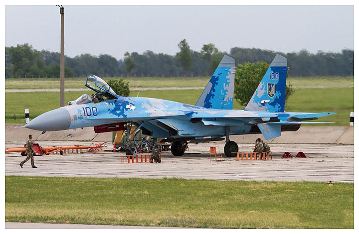 Фотографии Hasegawa Истребитель Su-27 Flanker Ukrainian Air Force Digi Camo