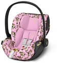 Cybex Cloud Z i-Size by Jeremy Scott