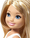 Barbie Club Chelsea Doll and Pet Picnic FDB34