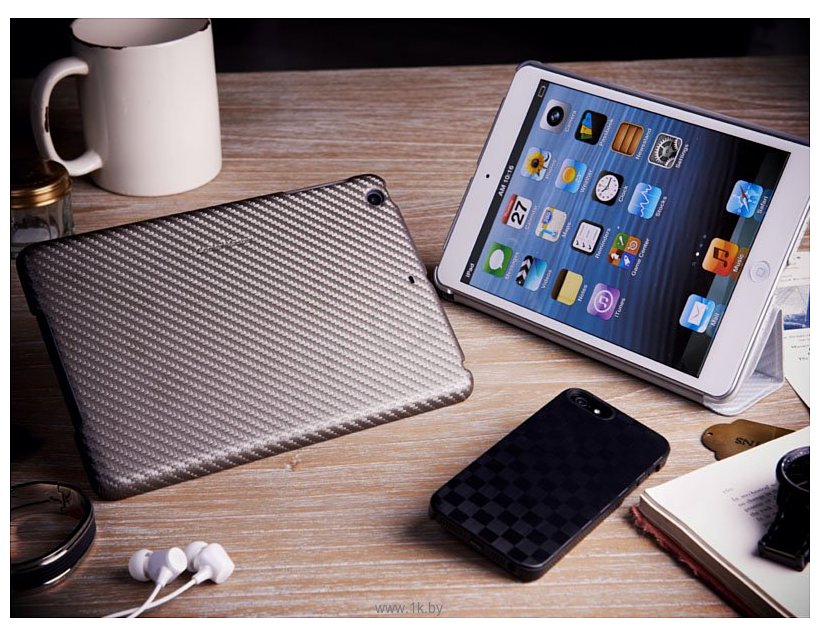 Фотографии Cooler Master iPad mini Carbon Texture Silver/White (C-IPMC-CTCL-SS)