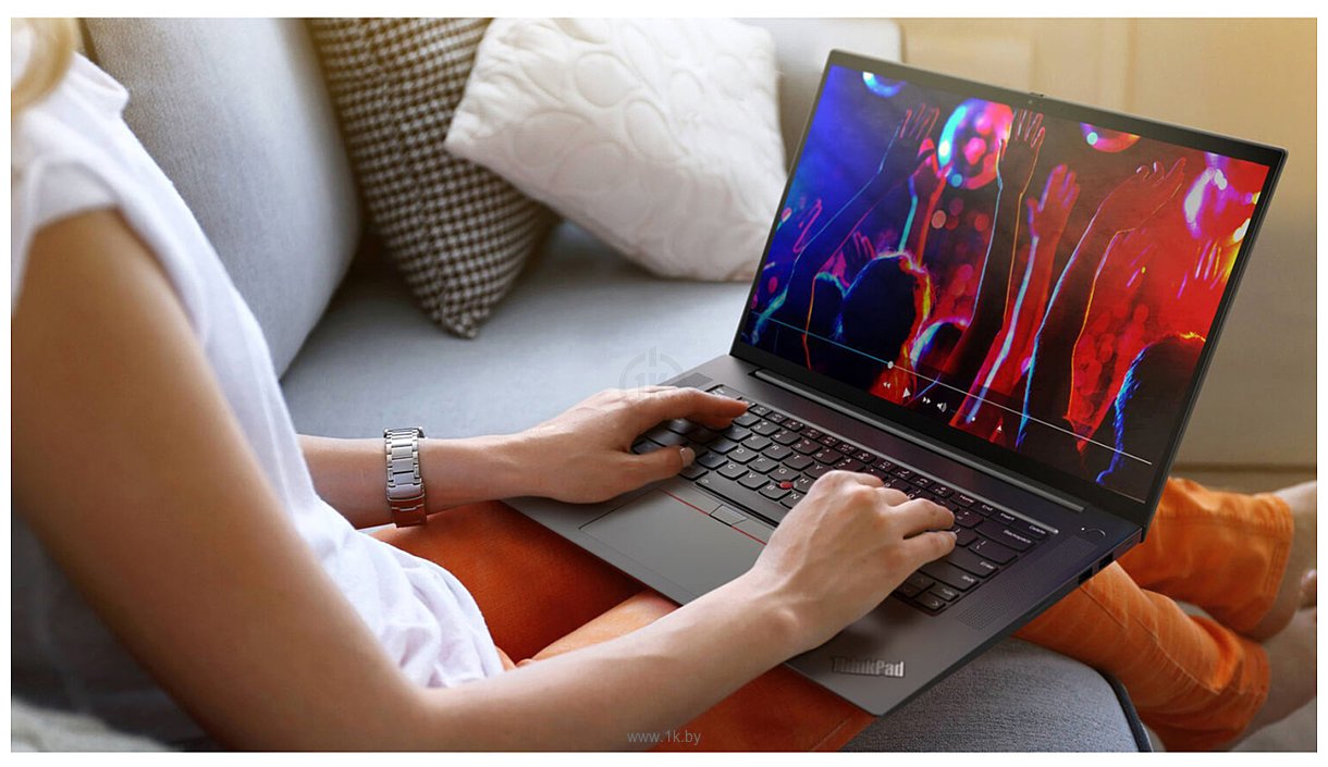 Фотографии Lenovo ThinkPad X1 Extreme Gen 4 (20Y5002CRT)