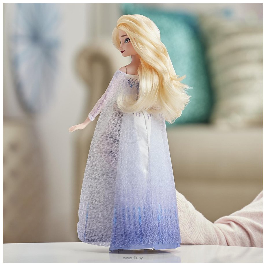 Фотографии Disney Frozen Холодное сердце 2 Поющая Эльза E88805X0