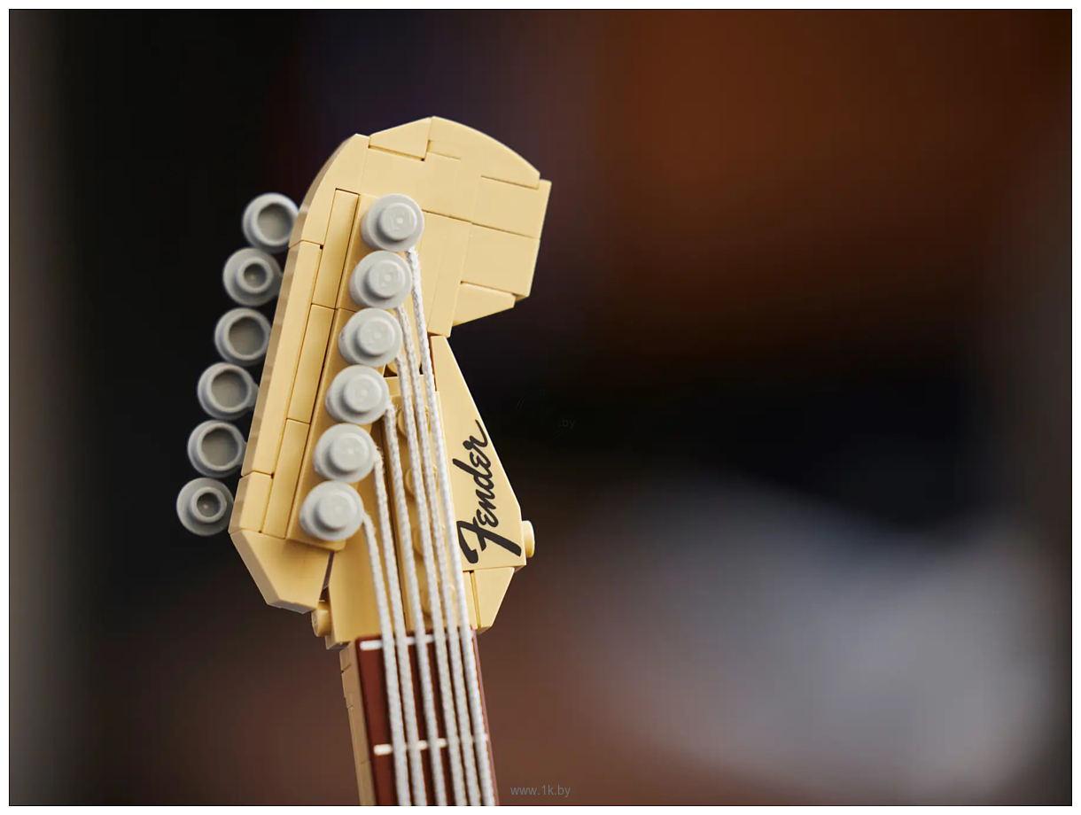 Фотографии LEGO Ideas 21329 Гитара Fender Stratocaster