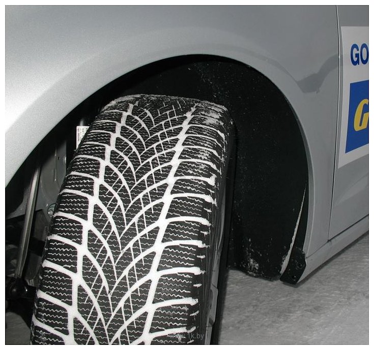 Фотографии Goodyear UltraGrip Ice 2+ 245/40 R20 99T