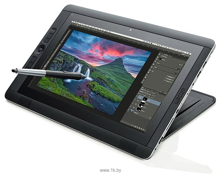 Фотографии Wacom Cintiq Companion 2 128GB (DTH-W1310L)