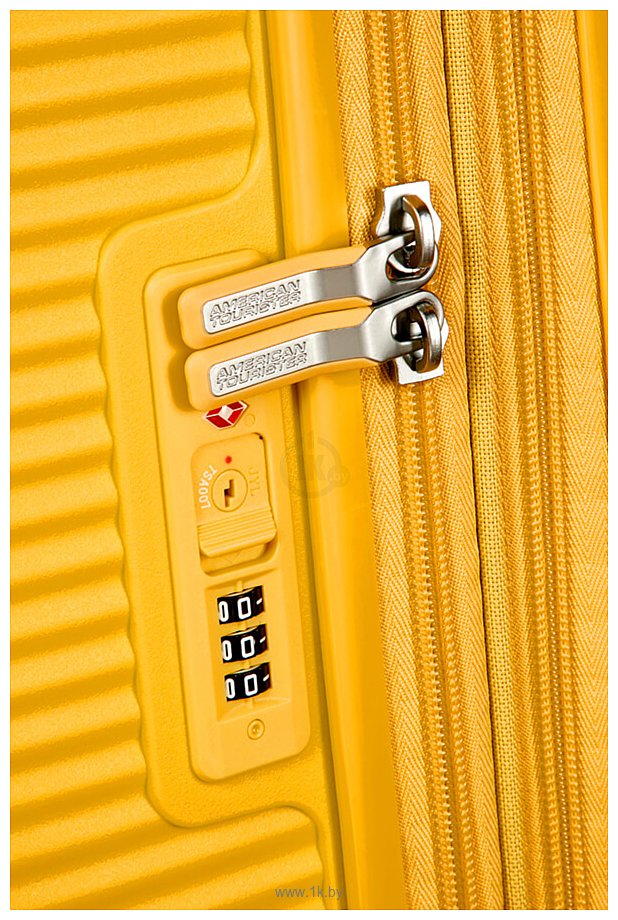 Фотографии American Tourister SoundBox Golden Yellow 55 см
