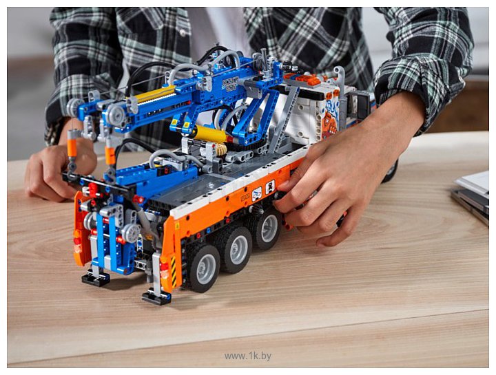 Фотографии LEGO Technic 42128 Грузовой эвакуатор
