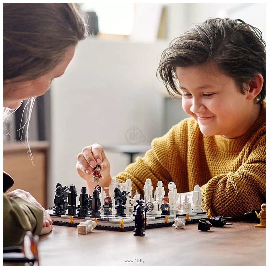 Фотографии LEGO Harry Potter Хогвартс: Волшебные шахматы 76392 Фотографии LEGO Harry Potter Хогвартс: Волшебные шахматы 76392
