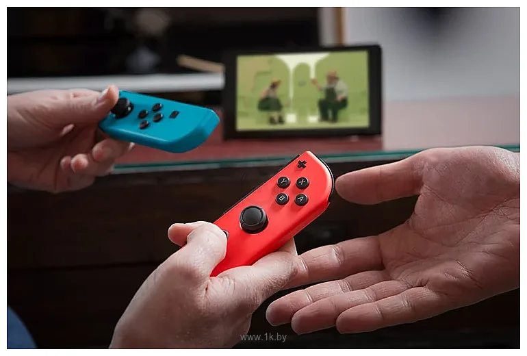 Фотографии Nintendo Switch (с неоновыми Joy-Con)