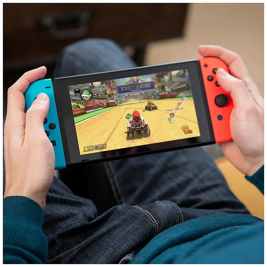 Фотографии Nintendo Switch (с неоновыми Joy-Con)