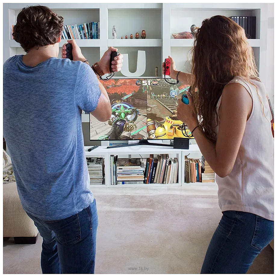 Фотографии Nintendo Switch (с неоновыми Joy-Con)
