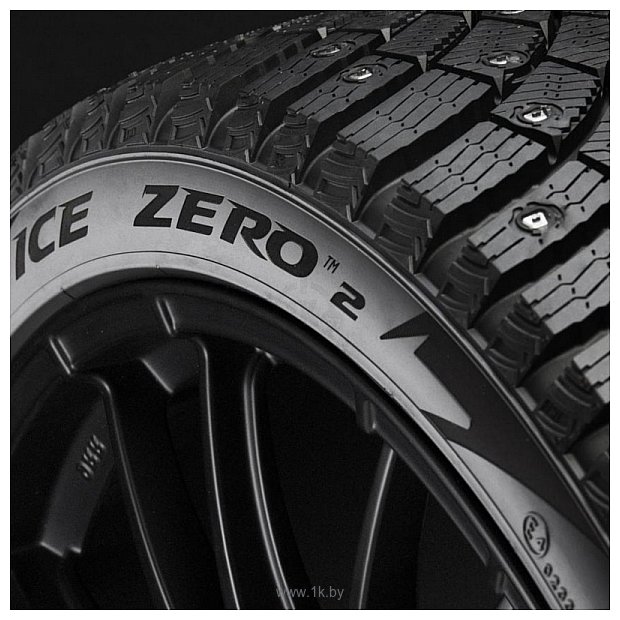 Фотографии Pirelli Ice Zero 2 225/40 R18 92H