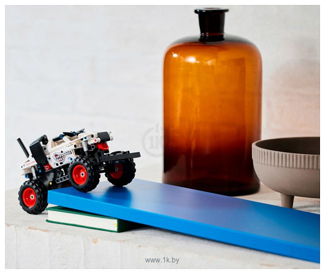 Фотографии LEGO Technic 42150 Монстр-трак Monster Jam Monster Mutt Dalmatian
