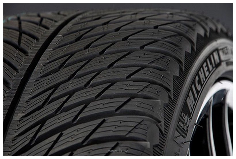 Фотографии Michelin Pilot Alpin 5 SUV 285/45 R19 111V XL