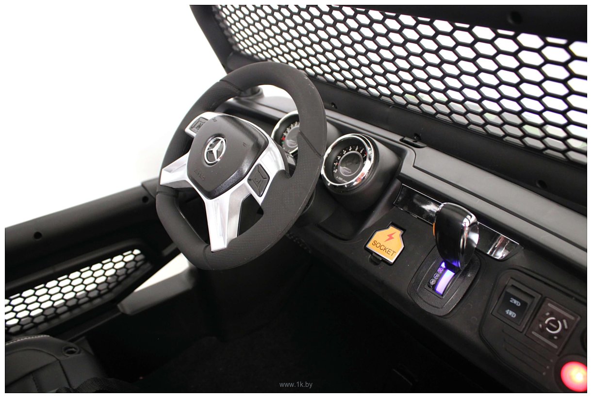 Фотографии RiverToys Mercedes-Benz Unimog Concept P555BP 4WD (белый)