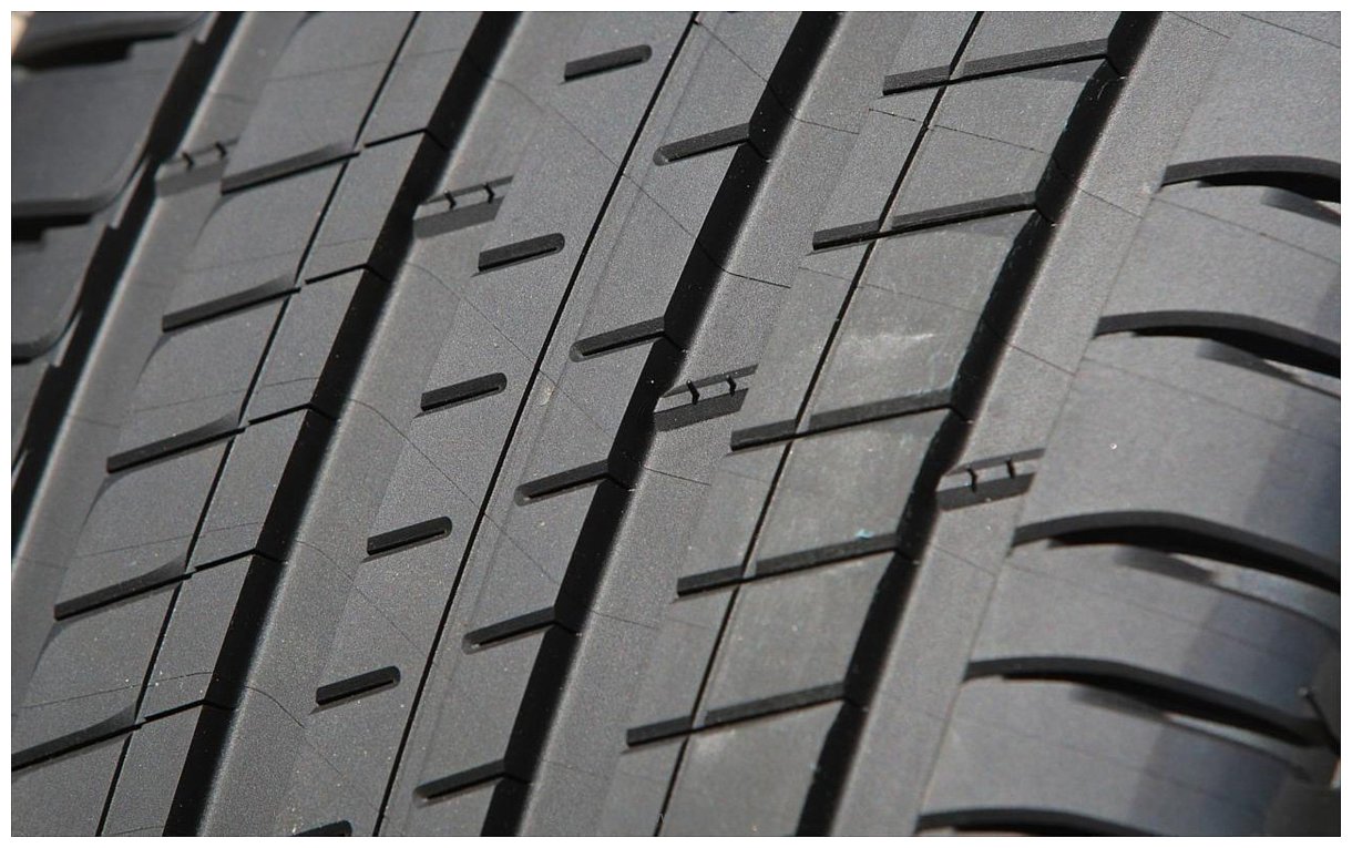 Фотографии Michelin Latitude Sport 3 225/65 R17 102V