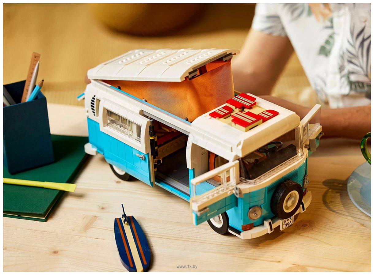 Фотографии LEGO Creator Expert 10279 Фургон Volkswagen T2 Camper