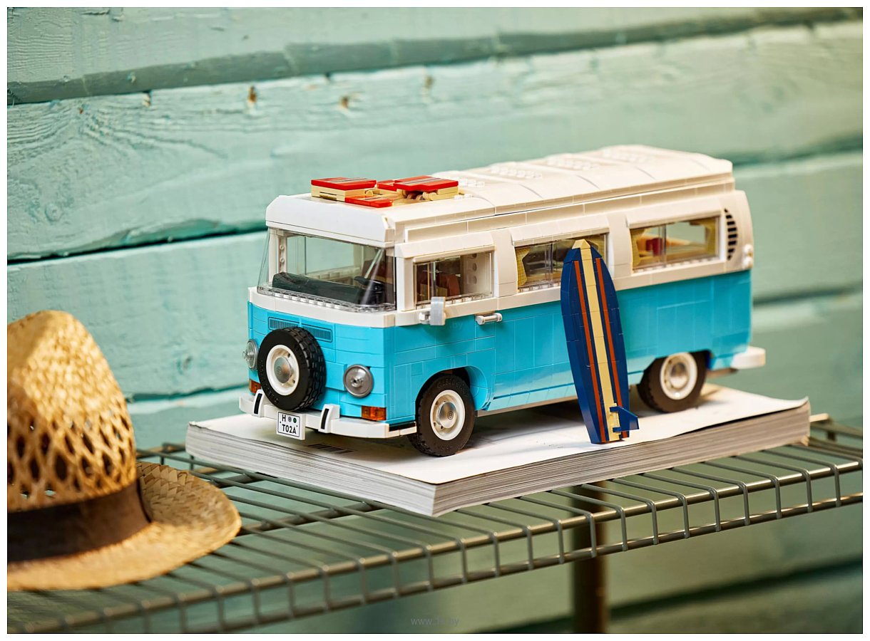 Фотографии LEGO Creator Expert 10279 Фургон Volkswagen T2 Camper