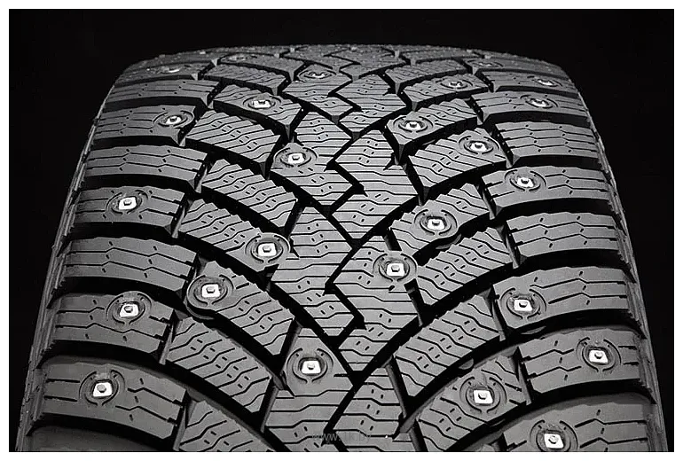 Фотографии Pirelli Scorpion Ice Zero 2 235/65 R18 110T (шипы)