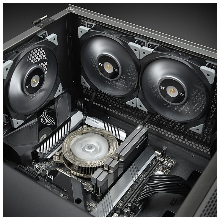 Фотографии Thermaltake ToughFan Turbo CL-F121-PL12GM-A