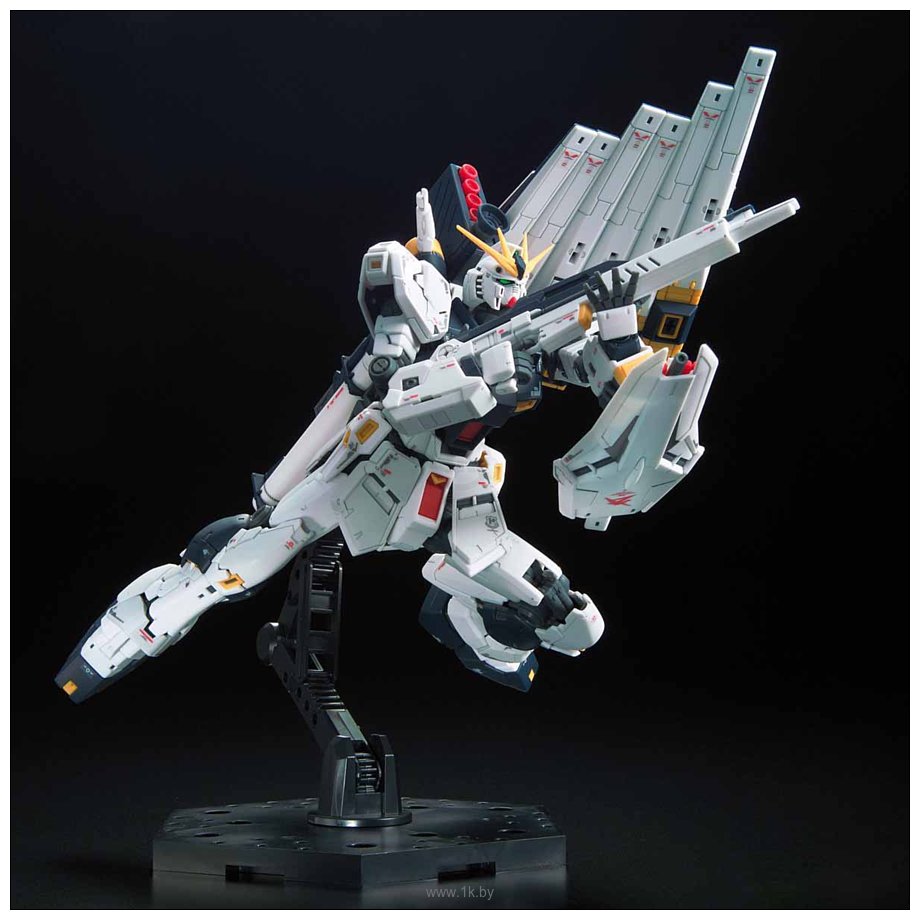 Фотографии Bandai RG 1/144 RX-93 Nu Gundam