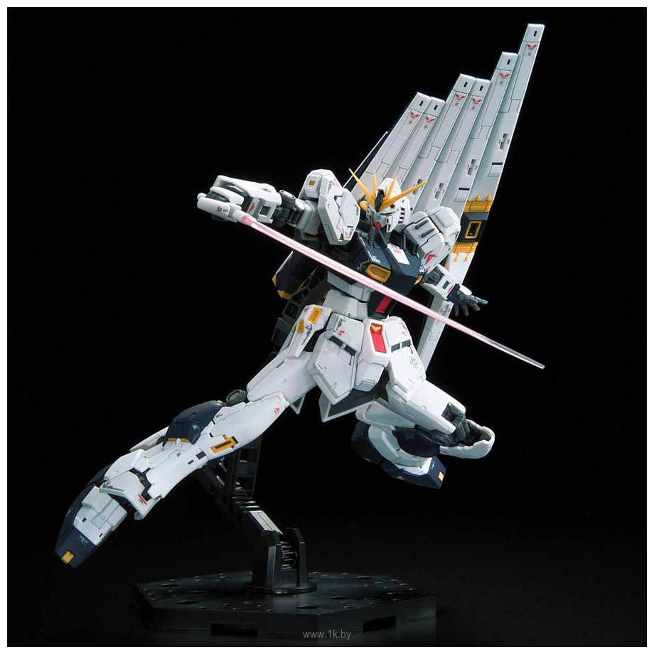 Фотографии Bandai RG 1/144 RX-93 Nu Gundam