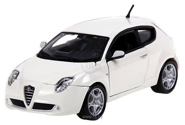 Фотографии Bburago Alfa Romeo MiTo 18-22113 (белый)