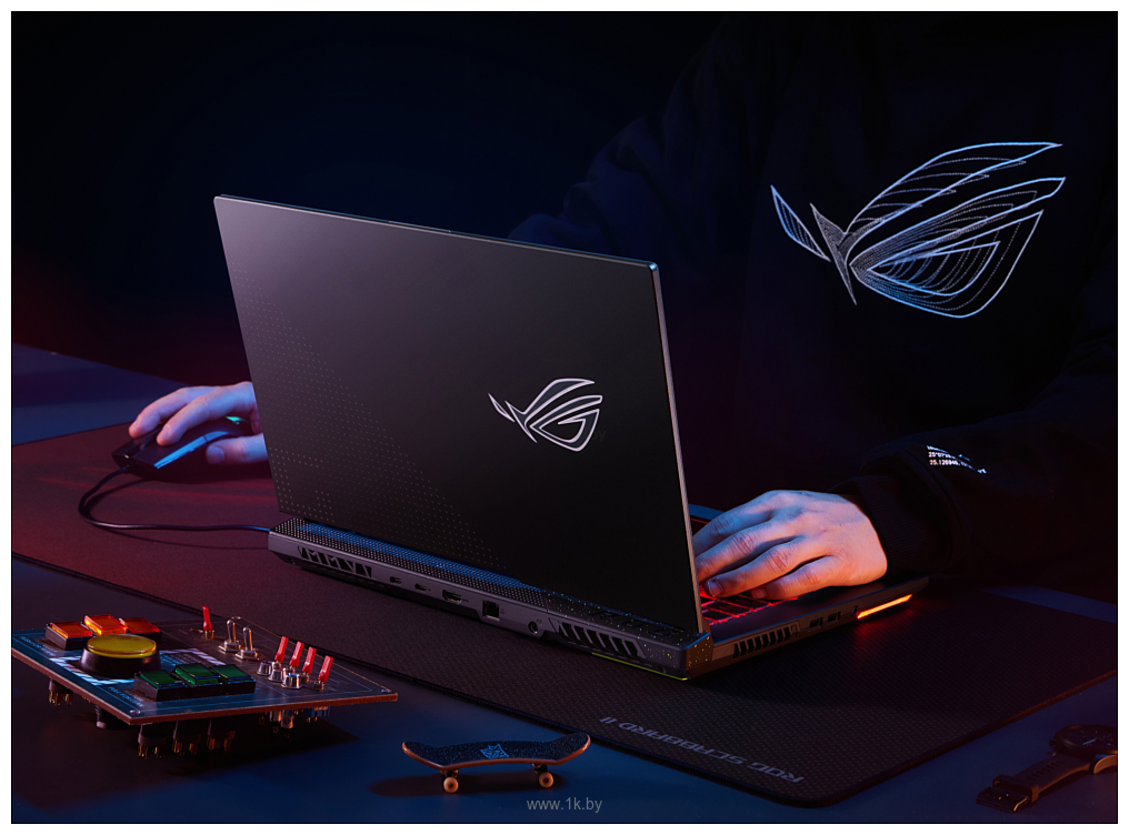 Фотографии ASUS ROG Strix G15 G513RW-HQ142